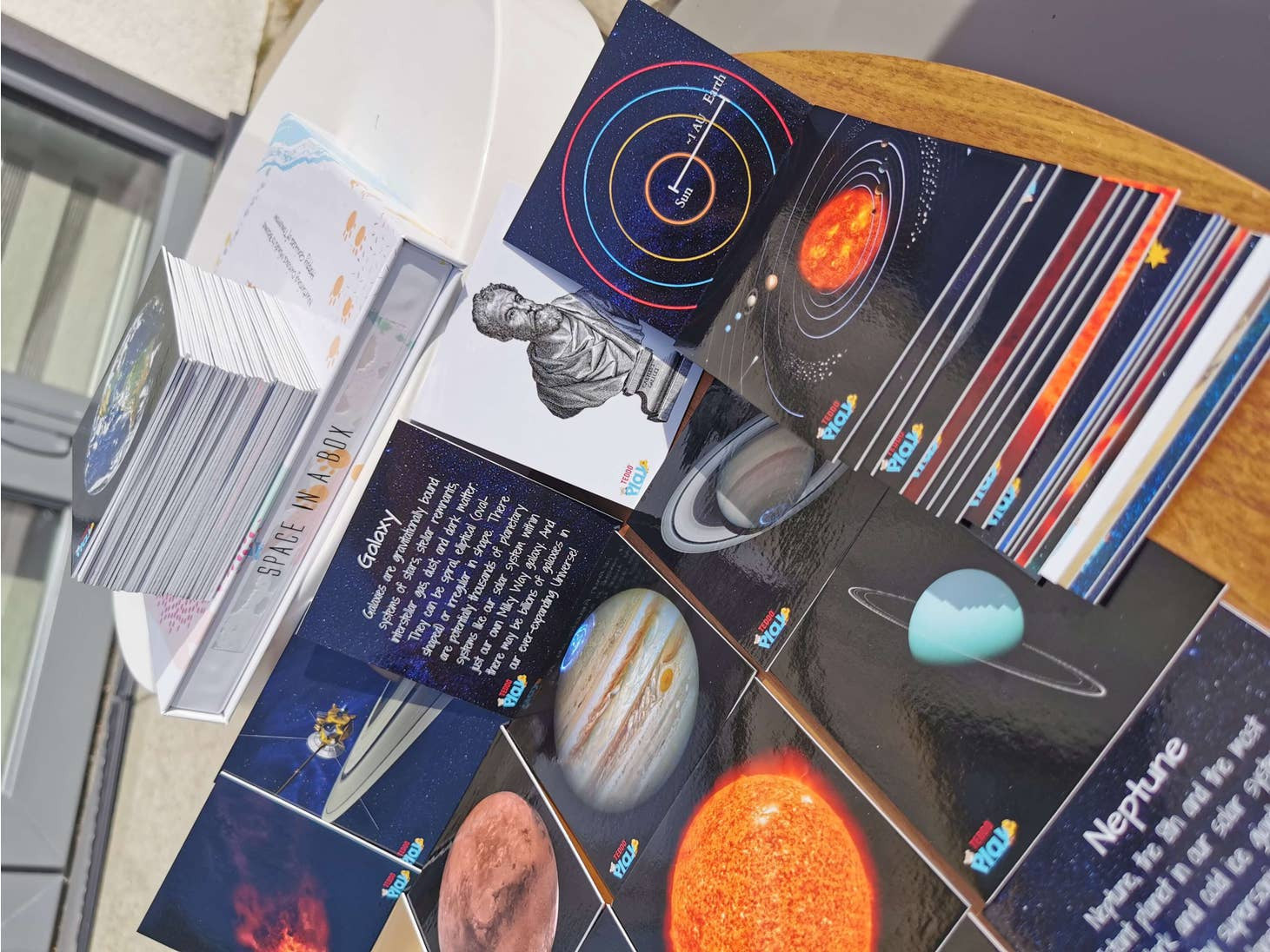 'Space in a Box' Educational Gift Set3